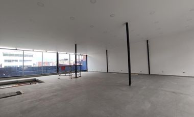 edificio en arriendo en la castellana. Cod A51507