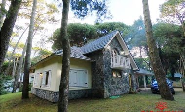 VENTA CARILÓ CASA 4 AMBIENTES