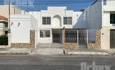 SE VENDE HERMOSA CASA EN BOSQUES DE CAMPECHE A 1 CUADRA DEL MALECON DE LA CIUDAD