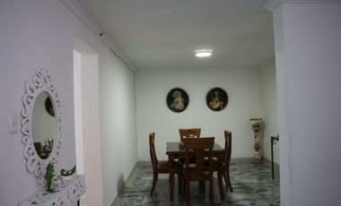 VENTA DE AMPLIA CASA EN PRIMER PISO EN EL BARRIO NOGAL MEDELLIN
