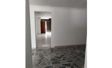 VENTA DE AMPLIA CASA EN PRIMER PISO EN EL BARRIO NOGAL MEDELLIN