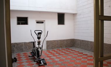 VENTA DE AMPLIA CASA EN PRIMER PISO EN EL BARRIO NOGAL MEDELLIN