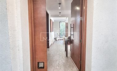 Casa en venta de 4 dorm. en Colina