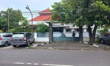 Rumah Bangunan Usaha Raya Darmo Kali