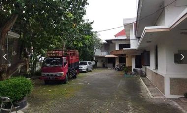 Rumah Bangunan Usaha Raya Darmo Kali
