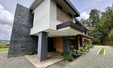 casa en arriendo en retiro. Cod A776545