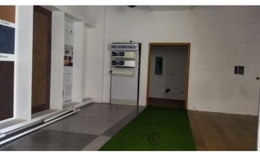 SE ALQUILA LOCAL EN AV. BALBOA 80 Mts