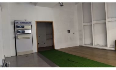 SE ALQUILA LOCAL EN AV. BALBOA 80 Mts