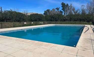 venta depto c/pileta en condominio casas del alto