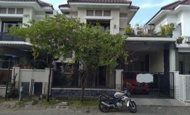 Rumah minimalis elegan di central park A Yani SBY