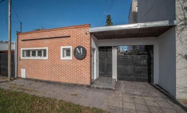 Casa en venta - 3 Dormitorios 2 Baños - Cocheras - 500mts2 - La Plata