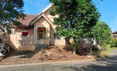 Rumah Dengan Sisa Tanah Yang Luas
