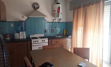 Casa en venta - 2 Dormitorios 1 Baño - Cochera - 335Mts2 - Bragado