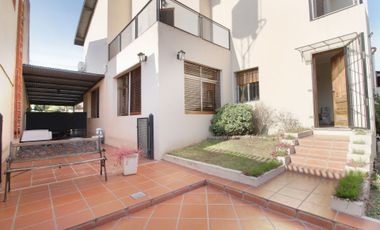 VENTA CASA 5 AMBIENTES CON PILETA MONTE GRANDE