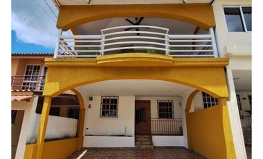 HERMOSA CASA DUPLEX EN VENTA PH VILLAS DEL NARANJAL PEDREGAL