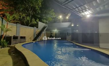 Rumah Posisi Hook Lengkap Dengan Swimming Pool di Sentul City