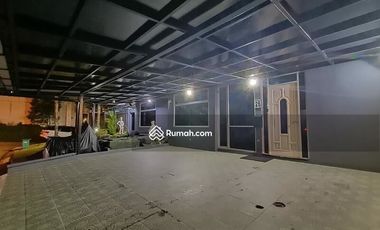 Rumah Posisi Hook Lengkap Dengan Swimming Pool di Sentul City
