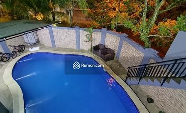 Rumah Posisi Hook Lengkap Dengan Swimming Pool di Sentul City