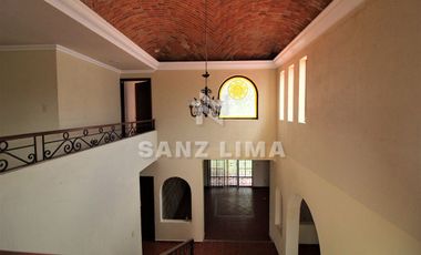 QUINTAS SANTA MARÍA: Bella propiedad, cómoda, iluminada y amplías áreas verdes.