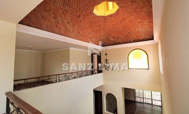 QUINTAS SANTA MARÍA: Bella propiedad, cómoda, iluminada y amplías áreas verdes.