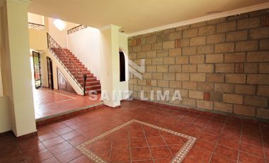 QUINTAS SANTA MARÍA: Bella propiedad, cómoda, iluminada y amplías áreas verdes.