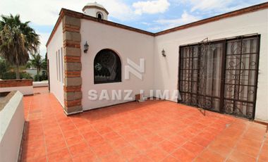 QUINTAS SANTA MARÍA: Bella propiedad, cómoda, iluminada y amplías áreas verdes.