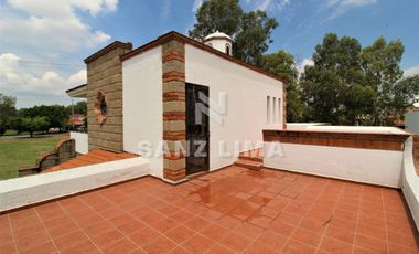 QUINTAS SANTA MARÍA: Bella propiedad, cómoda, iluminada y amplías áreas verdes.