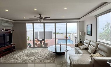 Ballenita, espectacular conjunto multifamiliar moderno con vista al mar.