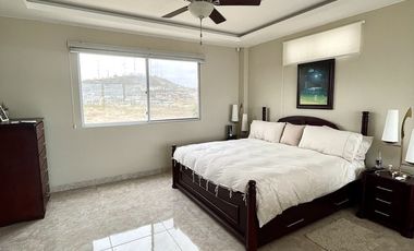 Ballenita, espectacular conjunto multifamiliar moderno con vista al mar.