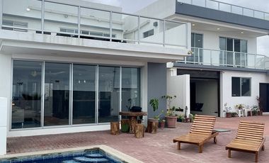Ballenita, espectacular conjunto multifamiliar moderno con vista al mar.