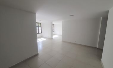 apartamento en venta en el golf. Cod V106253