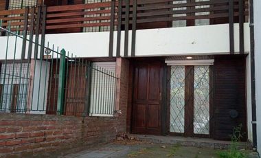 Venta - Dúplex tres Ambientes con trotadora y patio - Maipú 3943