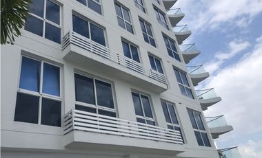 Apartamento en venta en Avenida Balboa vista al mar P.H. The Sands