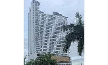 Apartamento en venta en Avenida Balboa vista al mar P.H. The Sands