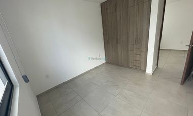 estrena casa en renta, toluca, dentro de fraccionamiento con seguridad 24/7...