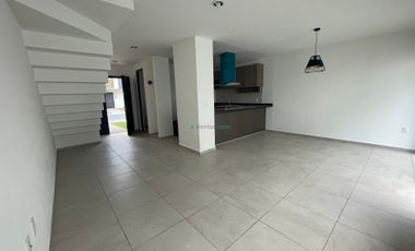 estrena casa en renta, toluca, dentro de fraccionamiento con seguridad 24/7...