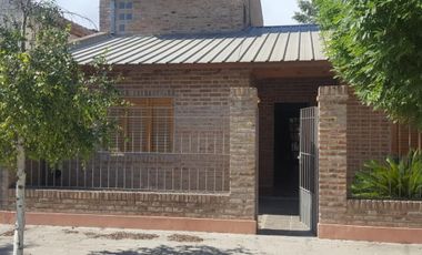 INDEXA VENDE Casa en Barrio Los Tilos