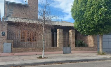 INDEXA VENDE Casa en Barrio Los Tilos