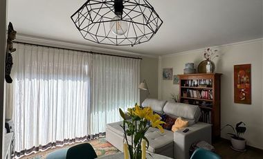 LINDA CASA REMODELADA EN VENTA, 3 HABITACIONES, LAS CONDES