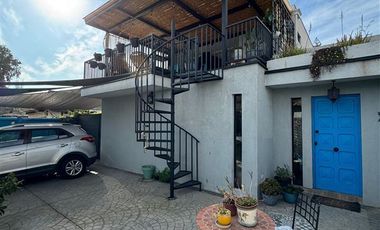 LINDA CASA REMODELADA EN VENTA, 3 HABITACIONES, LAS CONDES