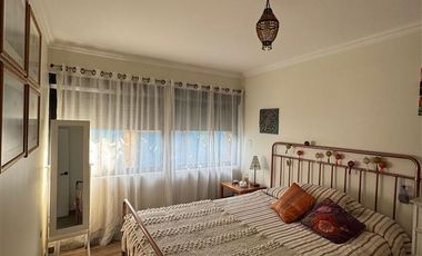 LINDA CASA REMODELADA EN VENTA, 3 HABITACIONES, LAS CONDES