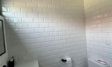 LINDA CASA REMODELADA EN VENTA, 3 HABITACIONES, LAS CONDES