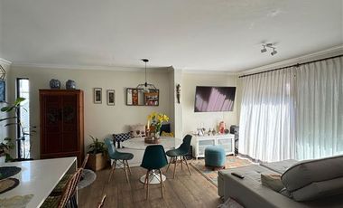 LINDA CASA REMODELADA EN VENTA, 3 HABITACIONES, LAS CONDES