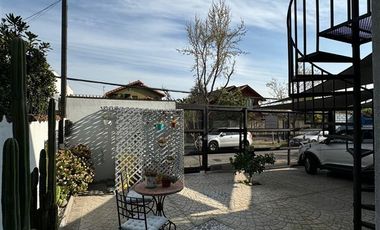 LINDA CASA REMODELADA EN VENTA, 3 HABITACIONES, LAS CONDES