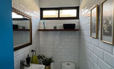 LINDA CASA REMODELADA EN VENTA, 3 HABITACIONES, LAS CONDES