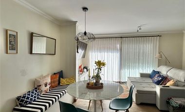 LINDA CASA REMODELADA EN VENTA, 3 HABITACIONES, LAS CONDES