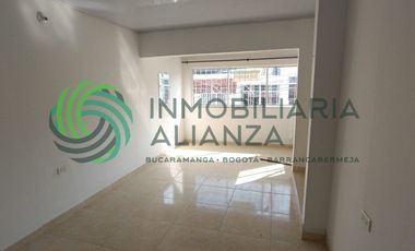 casa en venta en el refugio. Cod V61762