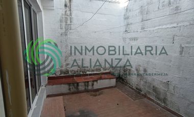 casa en venta en el refugio. Cod V61762