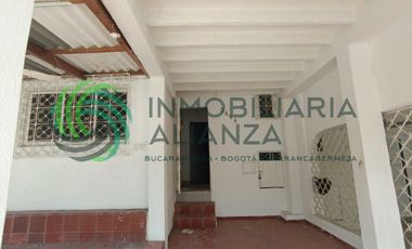 casa en venta en el refugio. Cod V61762