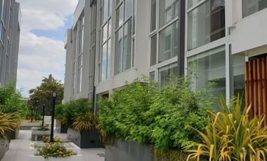 Brand new stylish shaw mandaluyong townhouse near san juan